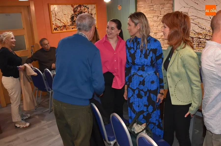 Foto 3 - Jes&uacute;s M&aacute;laga mantiene un encuentro con la candidatura socialista al Ayuntamiento
