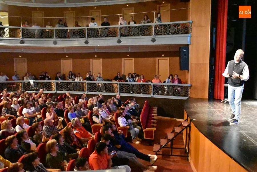 Foto 9 - Casi lleno en la sesi&oacute;n de Pedro Garc&iacute;a Aguado abierta al p&uacute;blico en general