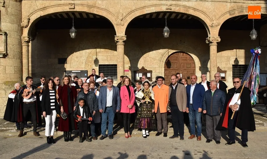Foto 3 - Julete Moriche abre la II Feria del Farinato con un preg&oacute;n repleto de an&eacute;cdotas en ferias de turismo