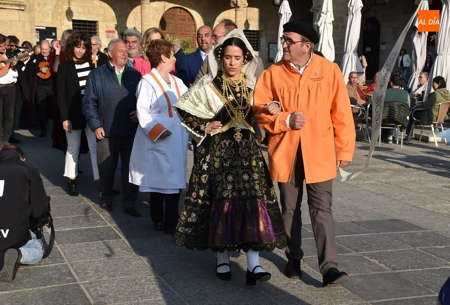 Foto 10 - Julete Moriche abre la II Feria del Farinato con un preg&oacute;n repleto de an&eacute;cdotas en ferias de turismo