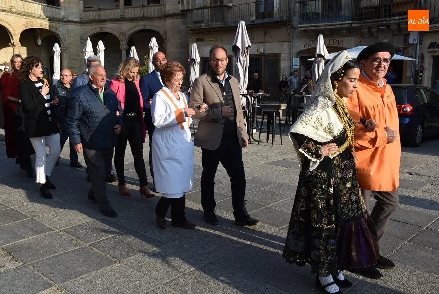 Foto 11 - Julete Moriche abre la II Feria del Farinato con un preg&oacute;n repleto de an&eacute;cdotas en ferias de turismo