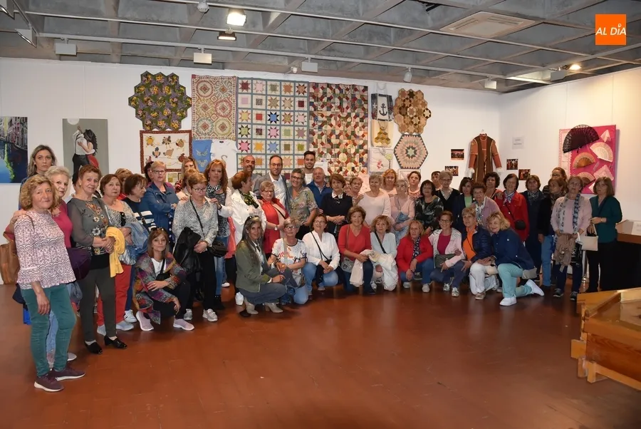 Foto 9 - Amanecer inaugura la exposici&oacute;n que recoge todo el trabajo realizado durante el curso