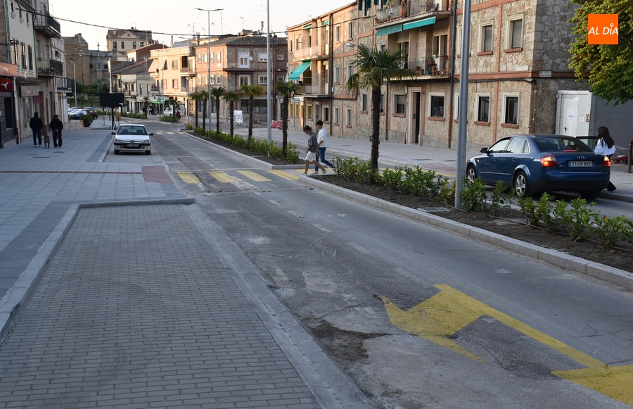 Foto 4 - Reabierta al completo al tránsito de peatones y vehículos la Avenida de España