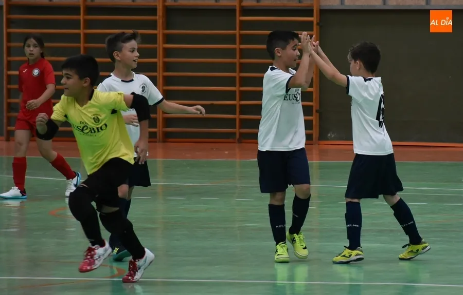 Foto 4 - El Alev&iacute;n B y el Cadete B del III Columnas recuperan con victoria los partidos aplazados ante Alhambra
