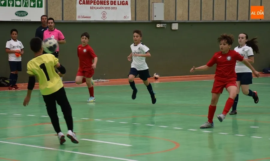 Foto 5 - El Alev&iacute;n B y el Cadete B del III Columnas recuperan con victoria los partidos aplazados ante Alhambra