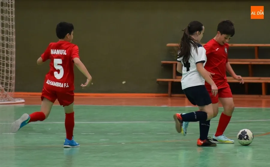 Foto 6 - El Alev&iacute;n B y el Cadete B del III Columnas recuperan con victoria los partidos aplazados ante Alhambra