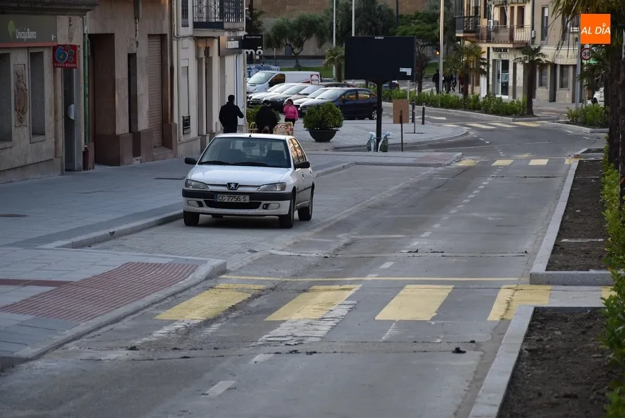 Foto 8 - Reabierta al completo al tr&aacute;nsito de peatones y veh&iacute;culos la Avenida de Espa&ntilde;a