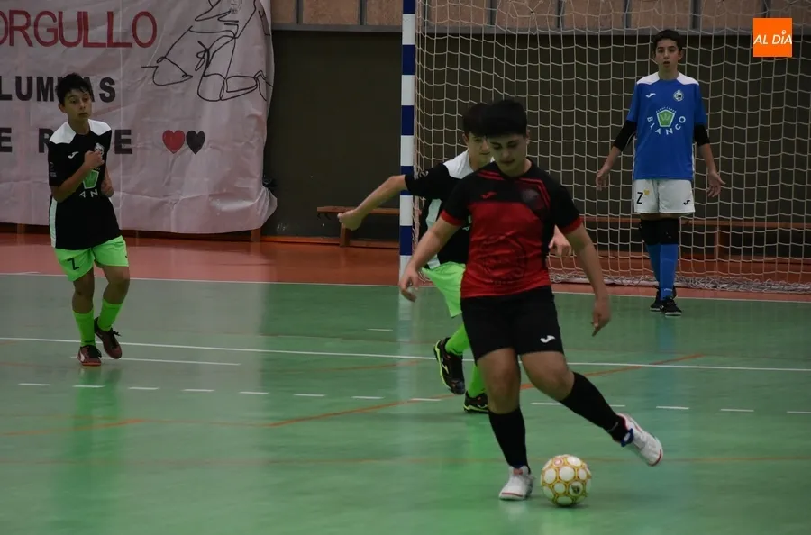 Foto 10 - El III Infantil se despide de su afici&oacute;n con una s&oacute;lida victoria ante River Zamora