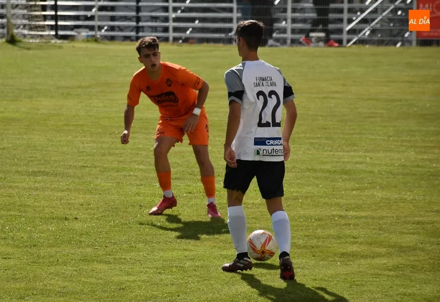 Foto 3 - Alberto Garc&iacute;a marca un hat-trick en el ya inservible triunfo del Senior del Ciudad Rodrigo ante Pe&ntilde;aranda