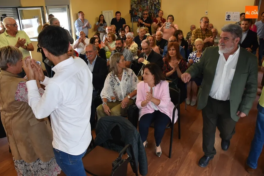 Foto 2 - El PSOE presenta oficialmente a Juan Tom&aacute;s Mu&ntilde;oz como candidato estrechando lazos con Portugal