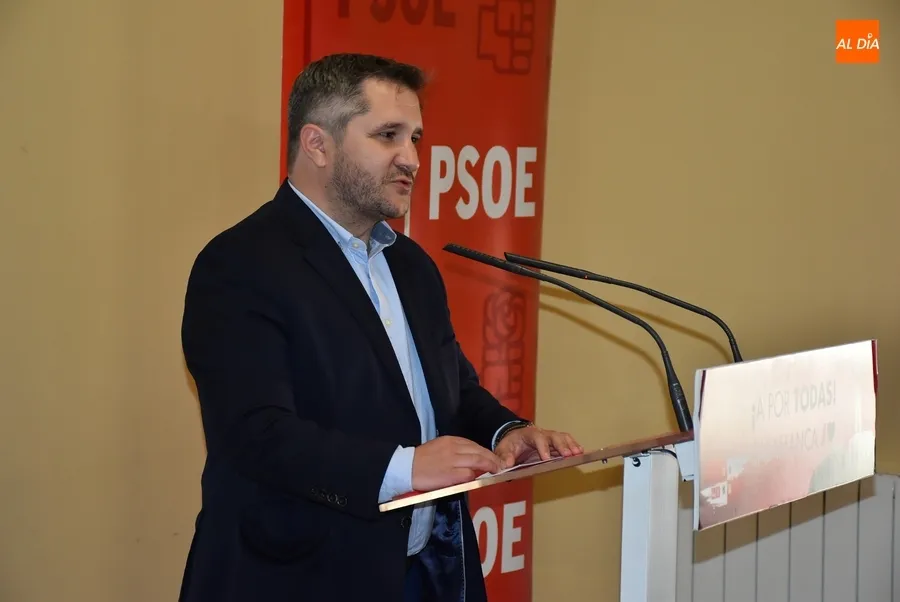 Foto 11 - El PSOE presenta oficialmente a Juan Tom&aacute;s Mu&ntilde;oz como candidato estrechando lazos con Portugal