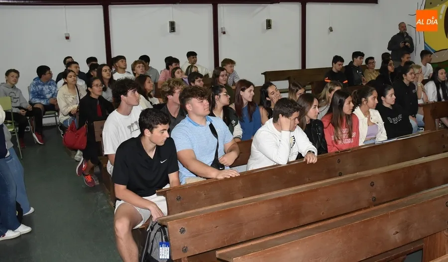Foto 6 - 26 j&oacute;venes de Tennessee (EEUU) se acercan a Ciudad Rodrigo gracias al IES Fray Diego
