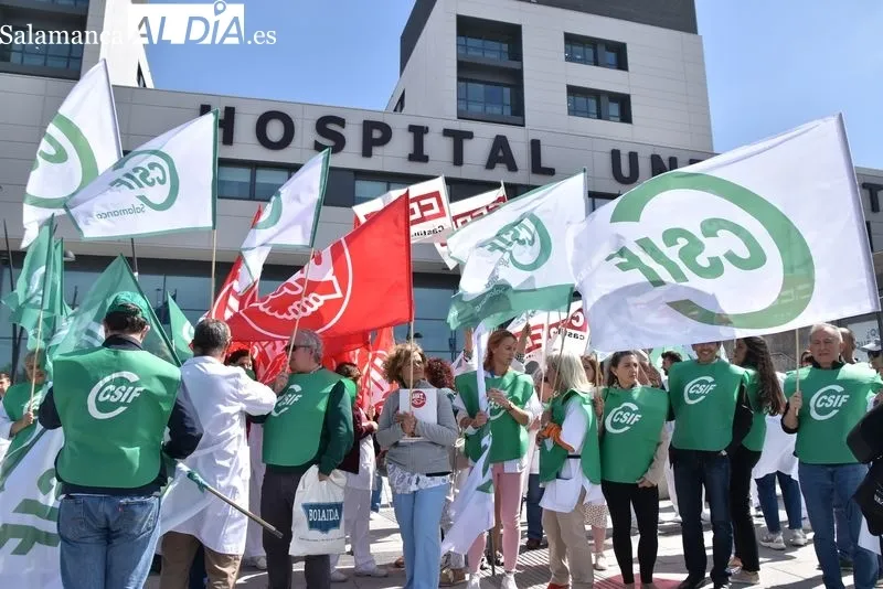 Nueva concentración de los trabajadores del Hospital de Salamanca | FOTOS: Vanesa Martins 
