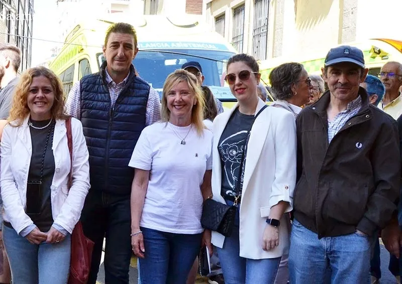 Foto 5 - B&eacute;jar sale a la calle en defensa de su hospital una vez m&aacute;s