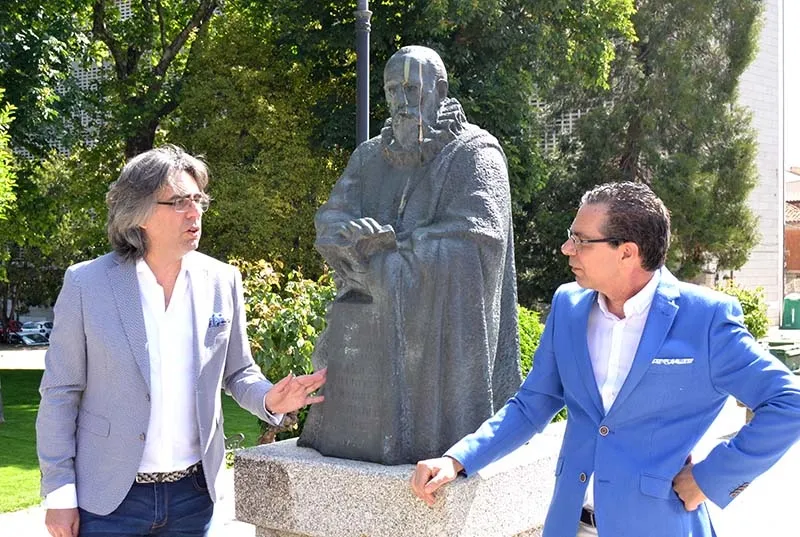 Foto 2 - El PP recuperar&aacute; la Bienal de Escultura &ldquo;Mateo Hern&aacute;ndez&rdquo; 