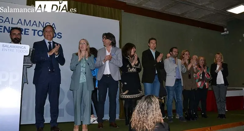 Foto 5 - Ana Pastor respalda al candidato del PP en B&eacute;jar en el m&iacute;tin comarcal