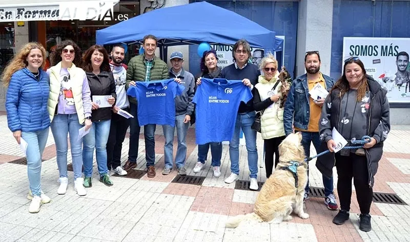 Foto 6 - Las carpas electorales toman el centro de B&eacute;jar
