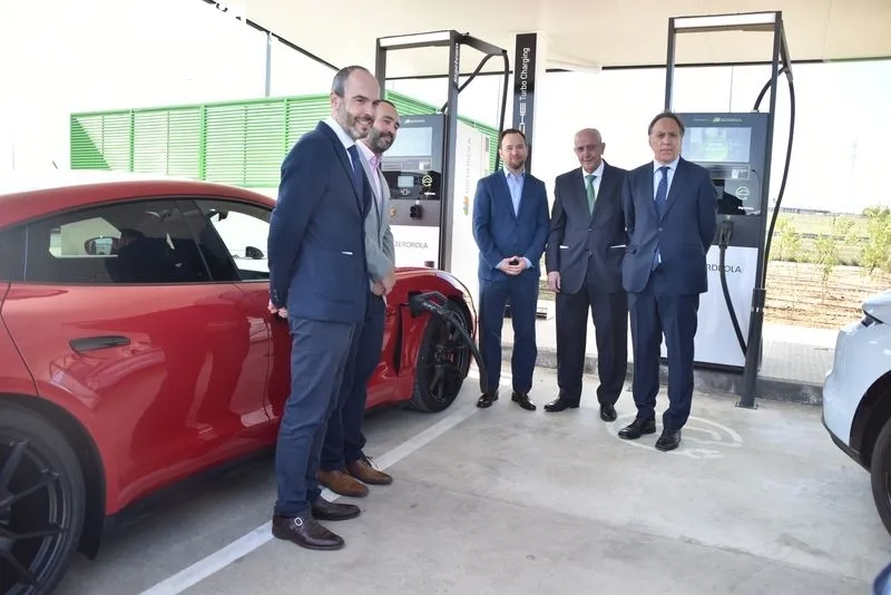 Salamanca inaugura el primer gran parque de recarga ultrarrápida de vehículos eléctricos | FOTOS: Vanesa Martins 
