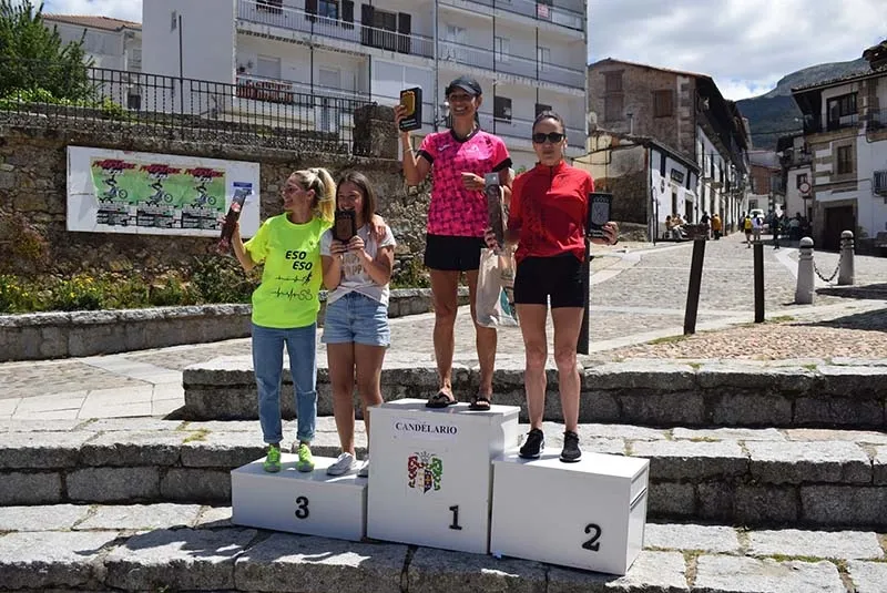 Foto 3 - El corredor bejarano &Aacute;lvaro Garc&iacute;a y Elisabeth Vaquero reinan en la Arrebatacapas