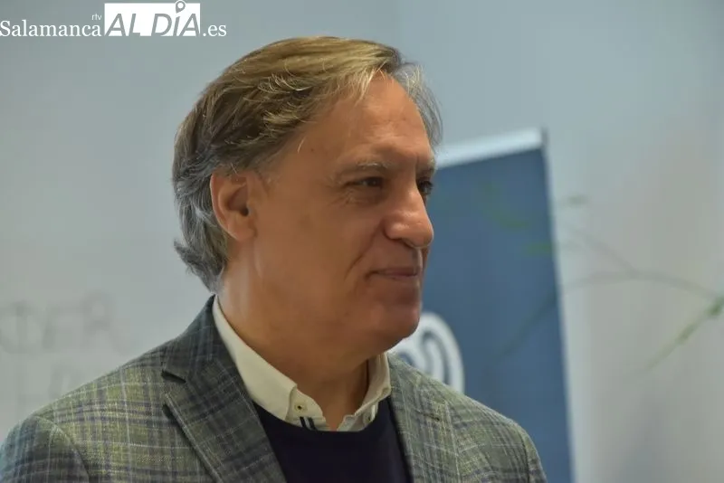 El candidato a la alcaldía Carlos García Carbayo 