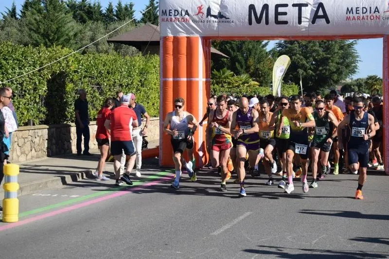 Galería de imágenes de la IV Carrera Solidaria 10 km de Gudino / Fotos: Atletismo Salmantino