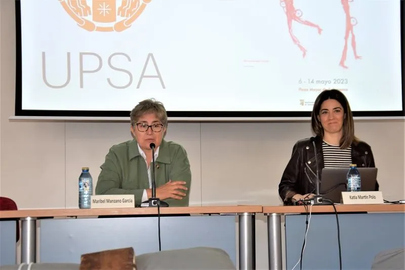 Foto 2 - Los alumnos del IES Mateo Hern&aacute;ndez asisten al Taller de Restauraci&oacute;n de la Universidad Pontificia de Salamanca