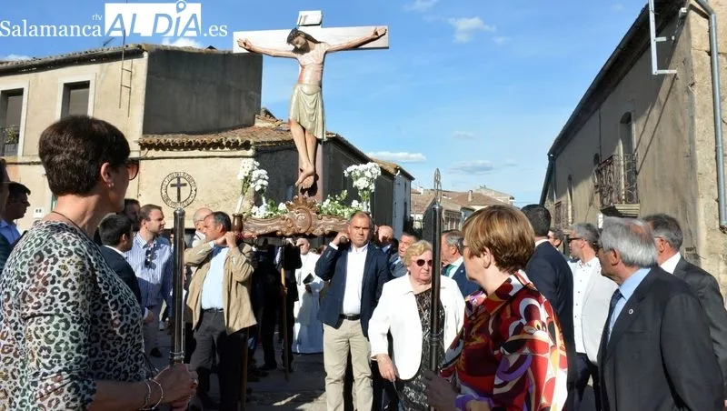Foto 3 - La Cofrad&iacute;a y los vecinos de Hinojosa de Duero celebran la fiesta del Santo Cristo de la Misericordia