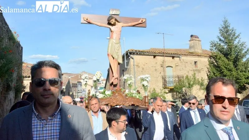 Foto 2 - La Cofrad&iacute;a y los vecinos de Hinojosa de Duero celebran la fiesta del Santo Cristo de la Misericordia