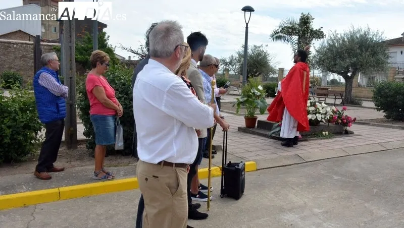 La imagen del Manso Cordero fue llevada en procesión hasta el paraje de la Peña Gorda