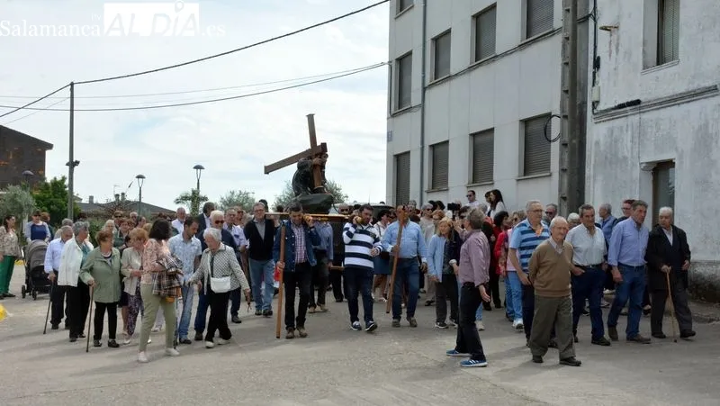 La imagen del Manso Cordero fue llevada en procesión hasta el paraje de la Peña Gorda
