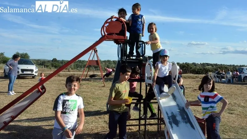 Foto 3 - Los ni&ntilde;os protagonizan la celebraci&oacute;n de San Gregorio en Lumbrales
