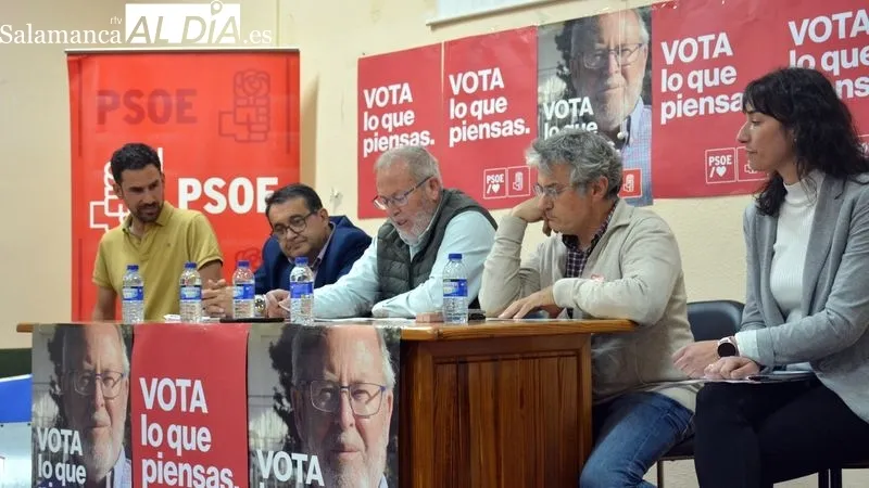 La candidatura del PSOE al ayuntamiento de Lumbrales se presentó anoche en un acto público