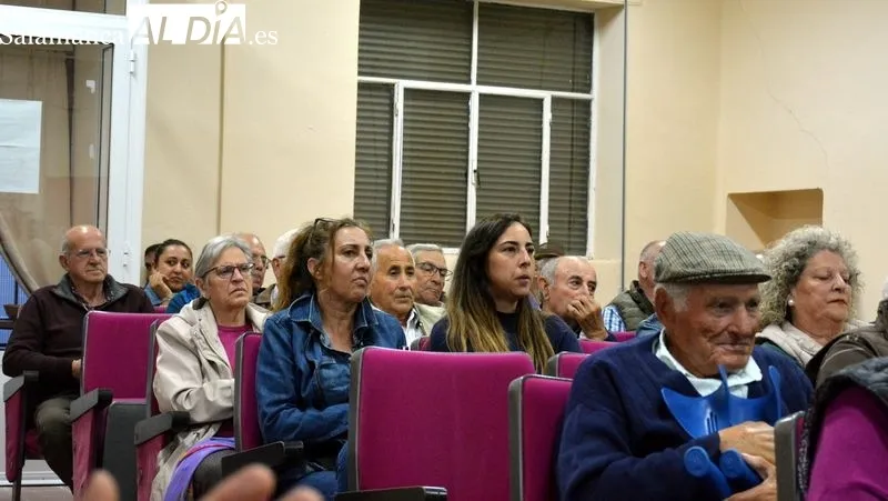 La candidatura del PSOE al ayuntamiento de Lumbrales se presentó anoche en un acto público