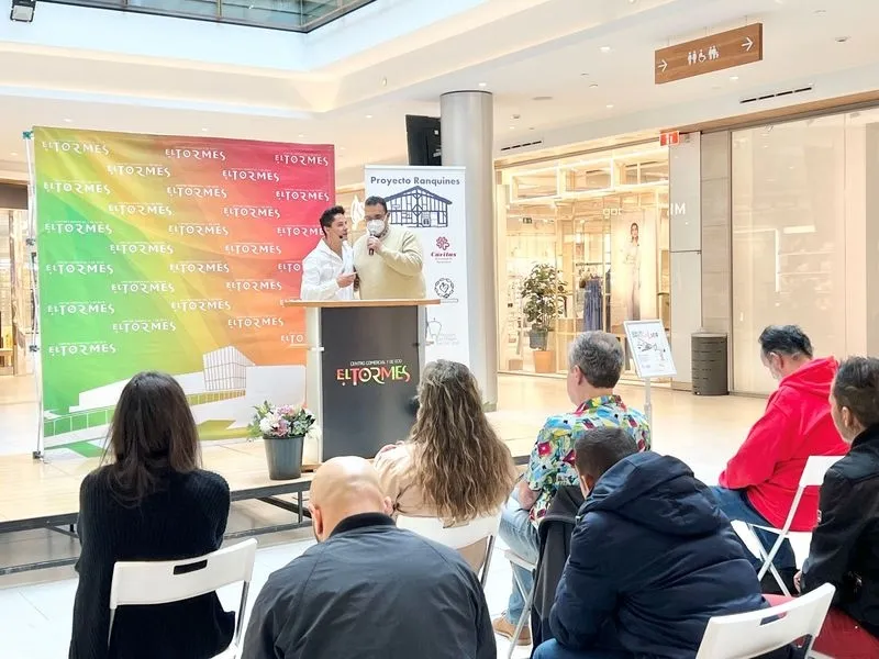 Día del Orgullo Loco en el Centro Comercial El Tormes