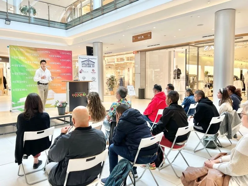 Día del Orgullo Loco en el Centro Comercial El Tormes