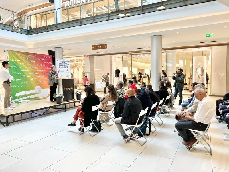 Día del Orgullo Loco en el Centro Comercial El Tormes