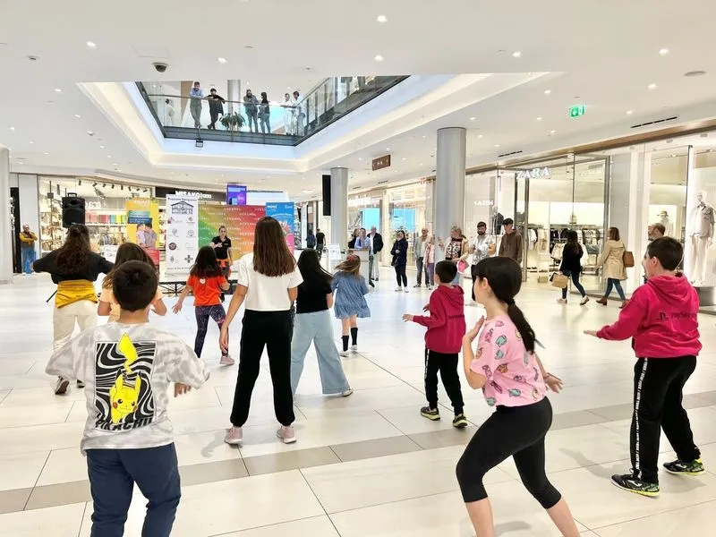 Día del Orgullo Loco en el Centro Comercial El Tormes
