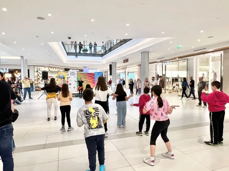 Día del Orgullo Loco en el Centro Comercial El Tormes