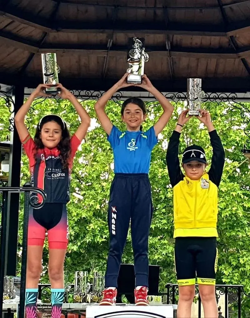 Corredores del Escuela de Ciclismo Salmantina