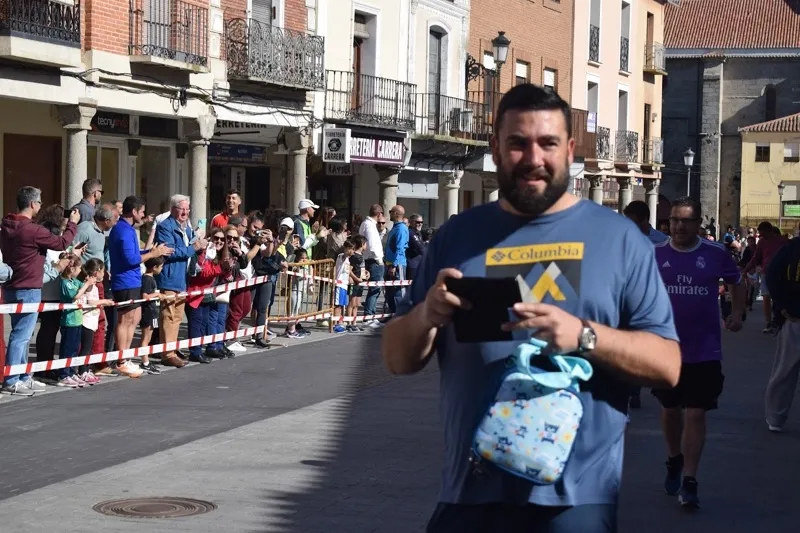 Foto 11 - Multitudinaria fiesta del deporte en Pe&ntilde;aranda para vivir la XXIX Carrera Popular 'Hijos, Padres y Abuelos'