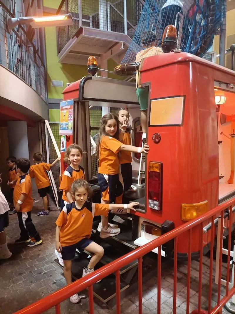 Foto 6 - Finalizan las fiestas del colegio Antonio Machado. As&iacute; lo han vivido