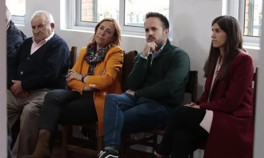 Foto 8 - Elena Rengel se fija &ldquo;3 retos&rdquo; como candidata a la Alcald&iacute;a de Fuentes de O&ntilde;oro por el PSOE
