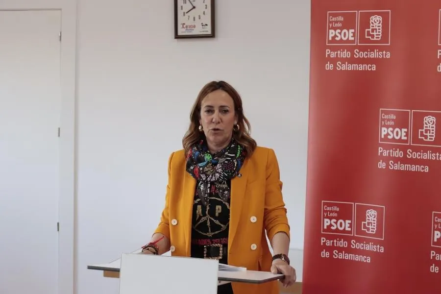 Foto 5 - Elena Rengel se fija &ldquo;3 retos&rdquo; como candidata a la Alcald&iacute;a de Fuentes de O&ntilde;oro por el PSOE