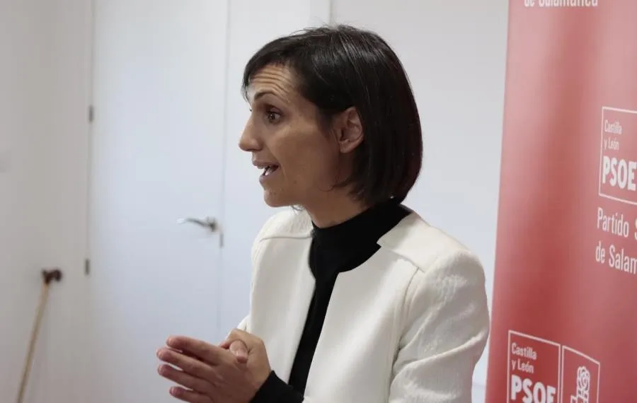Foto 3 - Elena Rengel se fija &ldquo;3 retos&rdquo; como candidata a la Alcald&iacute;a de Fuentes de O&ntilde;oro por el PSOE