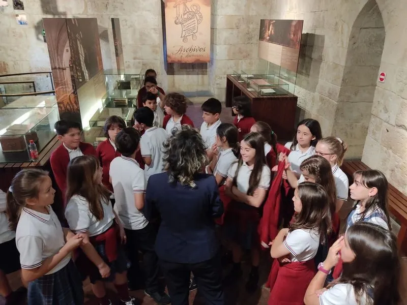Foto 10 - Los alumnos del colegio San Juan Bosco visitan las torres medievales de la Catedral  