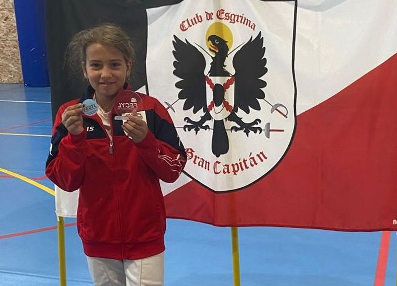 Jimena González, medalla de plata en el Autonómico de Esgrima