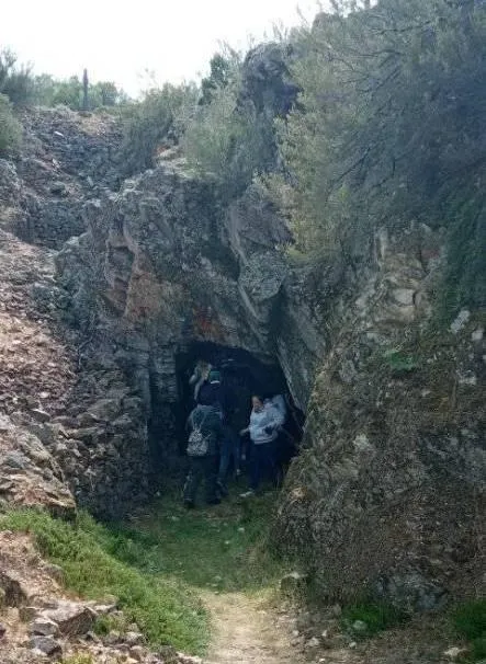 Foto 8 - Nuevo d&iacute;a de convivencia entre pueblos adentr&aacute;ndose incluso en las minas de Navasfr&iacute;as