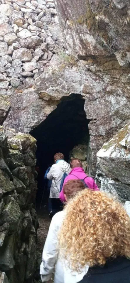 Foto 7 - Nuevo d&iacute;a de convivencia entre pueblos adentr&aacute;ndose incluso en las minas de Navasfr&iacute;as