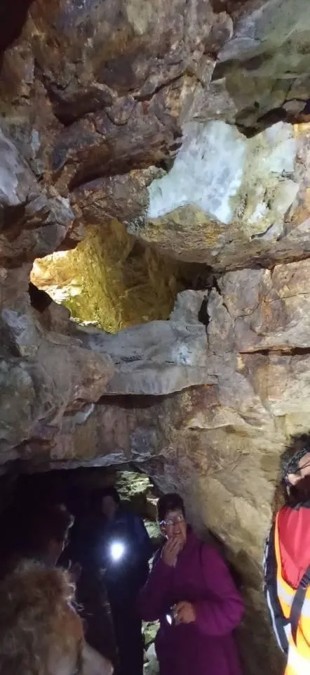 Foto 6 - Nuevo d&iacute;a de convivencia entre pueblos adentr&aacute;ndose incluso en las minas de Navasfr&iacute;as
