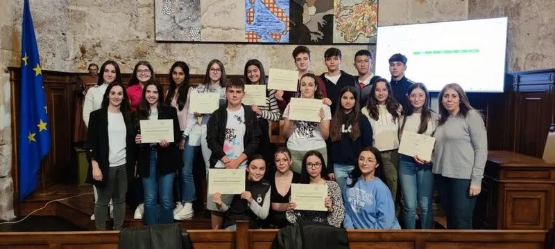 Foto 11 - Nadia Barbero y Jimena Gonz&aacute;lez, del San Juan Bosco, obtienen el primer premio en el 'Geoconcurso'